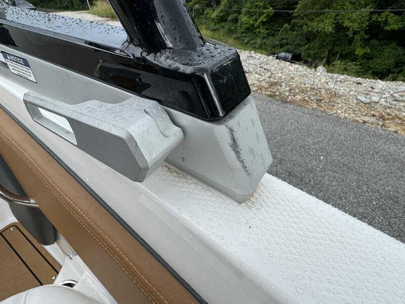 21' 2023 Chaparral 21 SSi Ski & Fish