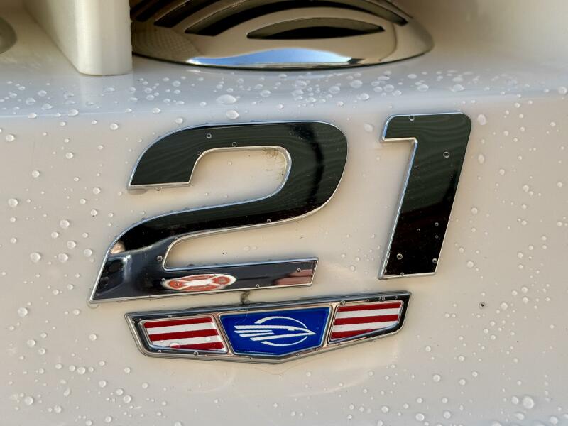 21' 2023 Chaparral 21 SSi Ski & Fish