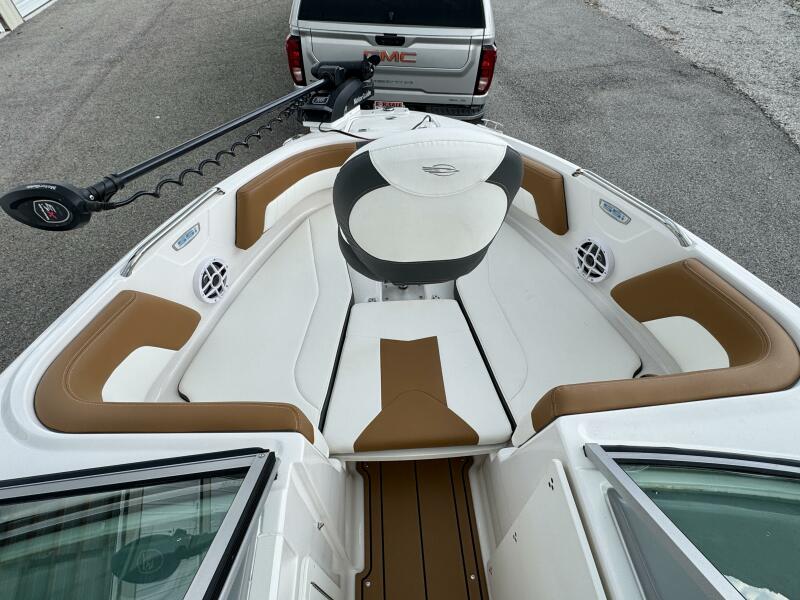 21' 2023 Chaparral 21 SSi Ski & Fish