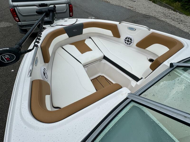 21' 2023 Chaparral 21 SSi Ski & Fish