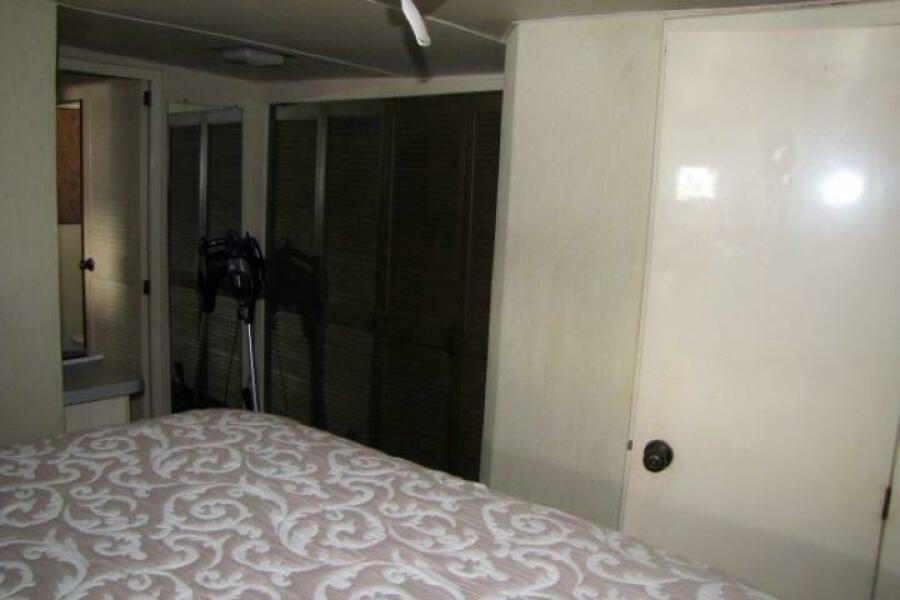 55' 1973 Chris-Craft 55 Commander