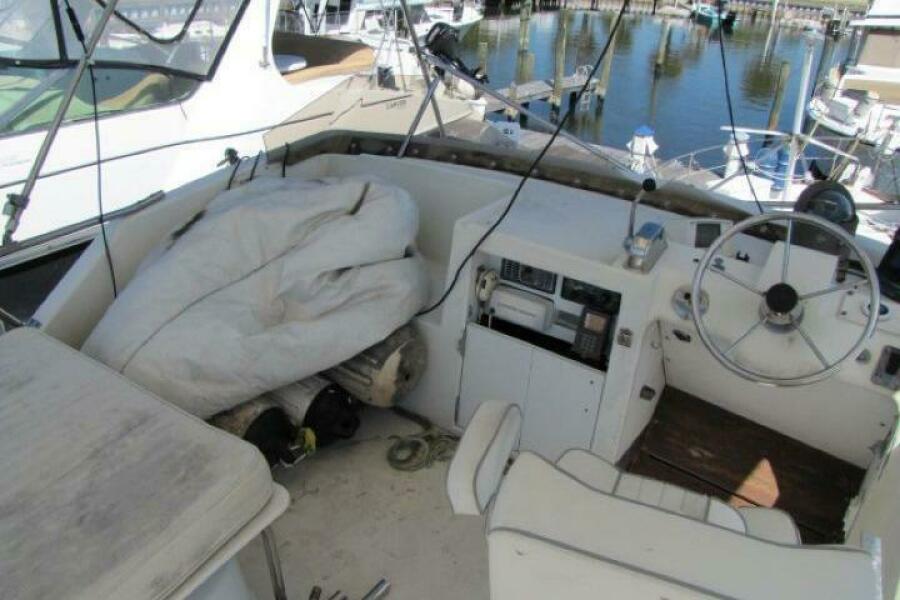 55' 1973 Chris-Craft 55 Commander