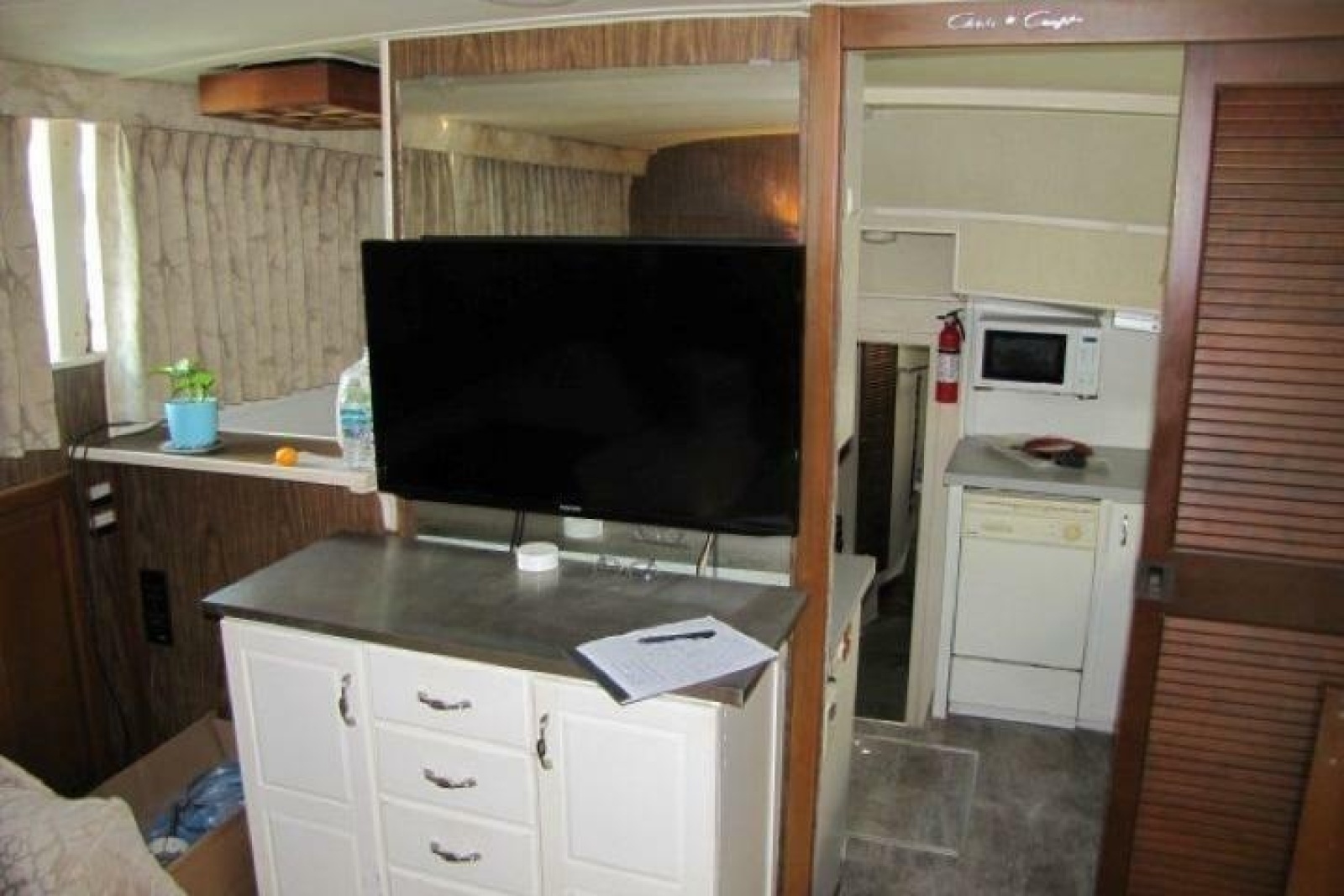 1973 Chris-Craft 55 Commander