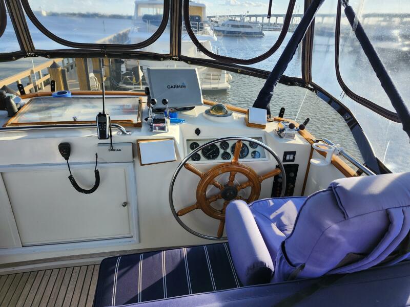 42' 1991 Grand Banks 42 Classic