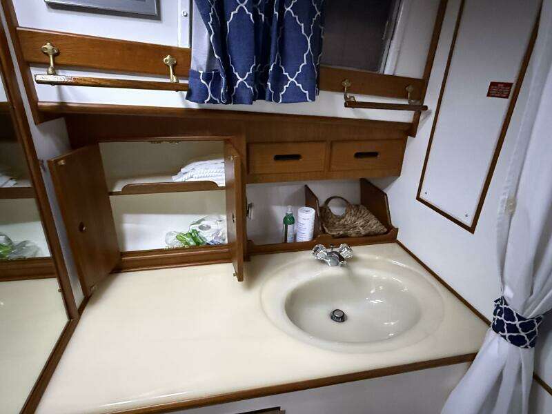 COCONUT 42ft Grand Banks Yacht For Sale