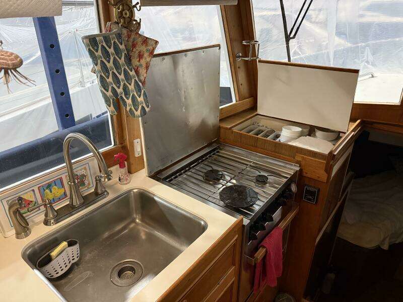 COCONUT 42ft Grand Banks Yacht For Sale