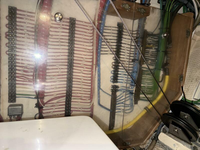 42' 1991 Grand Banks 42 Classic