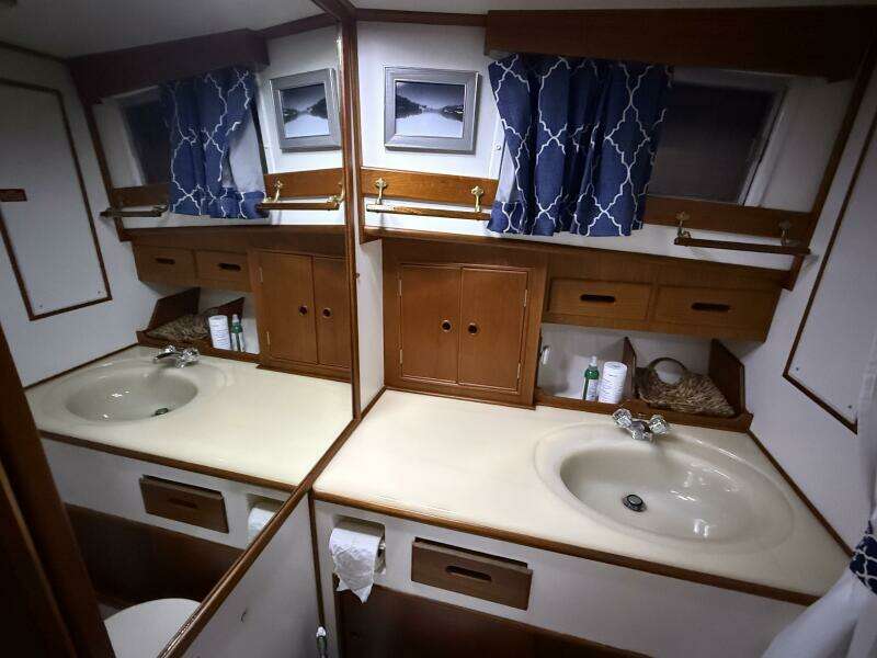 COCONUT 42ft Grand Banks Yacht For Sale