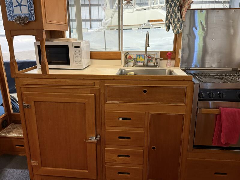 42' 1991 Grand Banks 42 Classic