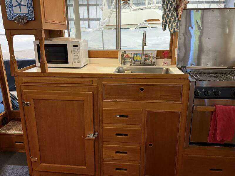 COCONUT 42ft Grand Banks Yacht For Sale