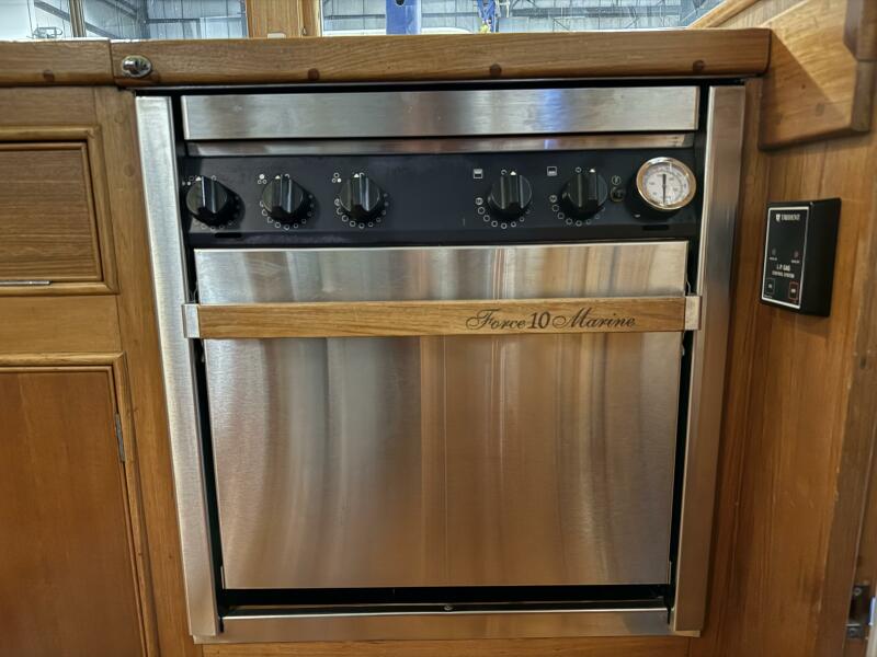 42' 1991 Grand Banks 42 Classic