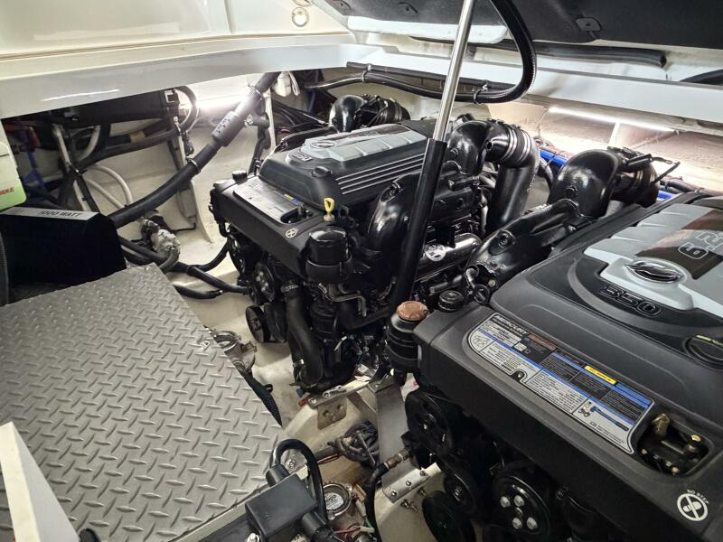 32' 2023 Sea Ray Sundancer 320