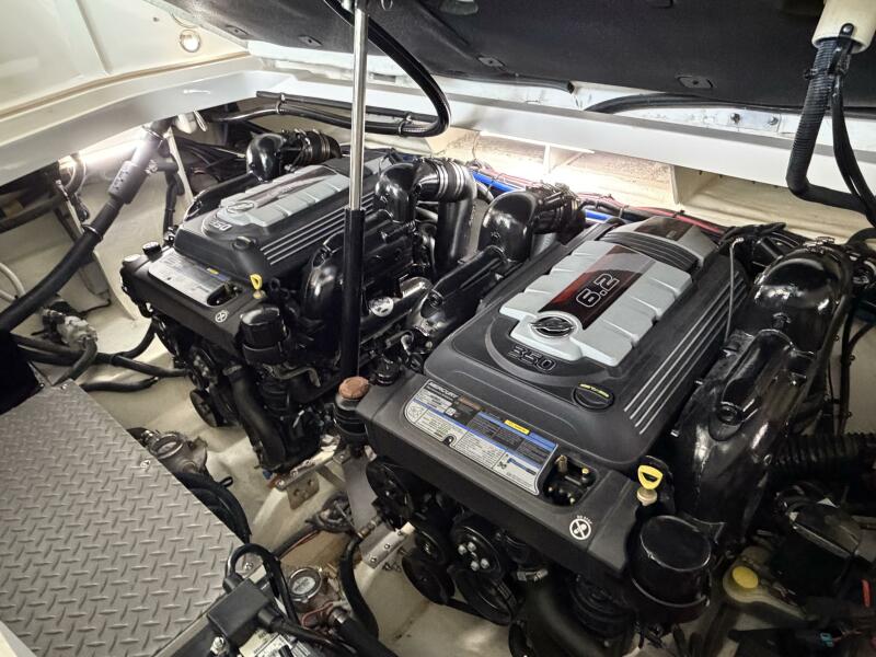 32' 2023 Sea Ray Sundancer 320