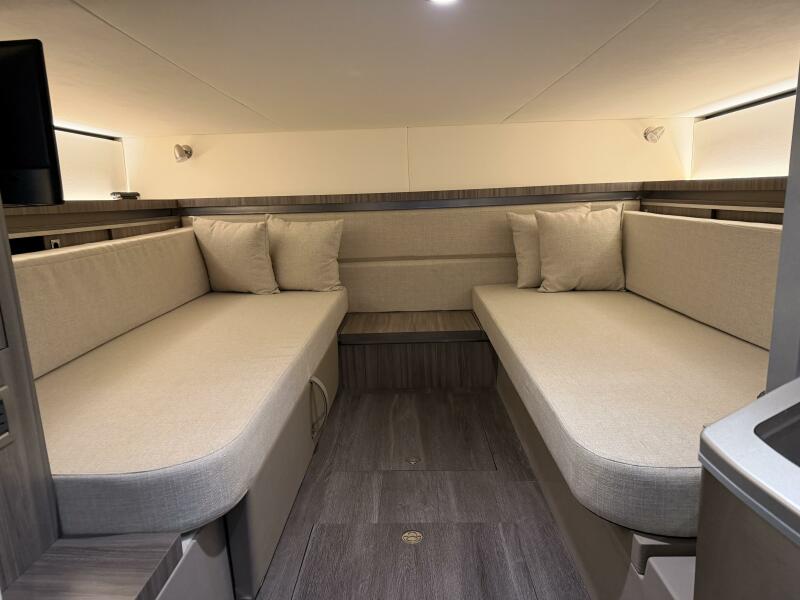 32' 2023 Sea Ray Sundancer 320