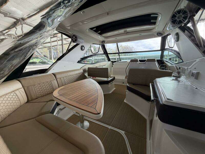 SLIP KNOT 32ft Sea Ray Yacht For Sale