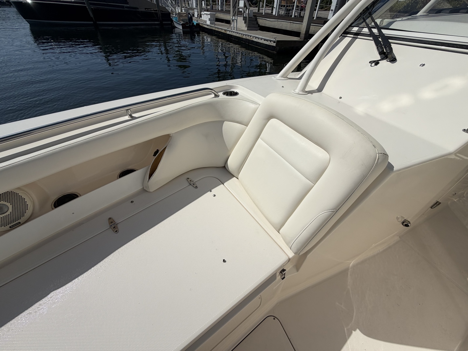 33' 2018 Grady-White Freedom 335