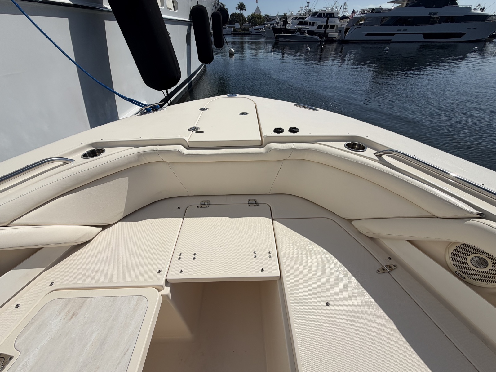 T T ELYSIAN 33ft Grady White Yacht For Sale