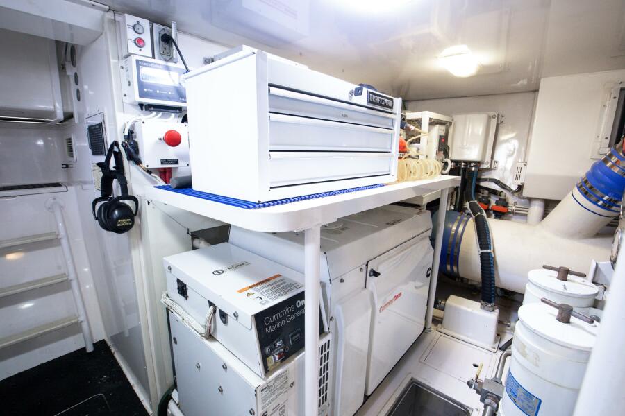 64' 2009 Viking 64 Enclosed Bridge w/ Tower