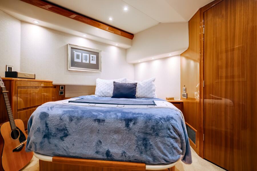 64' 2009 Viking 64 Enclosed Bridge w/ Tower