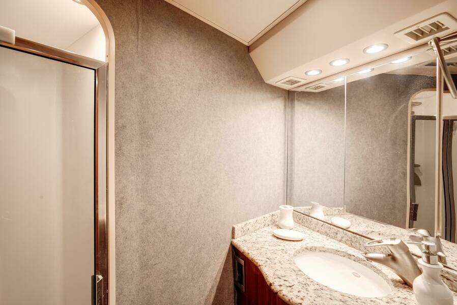 Viking 64 - High Life -