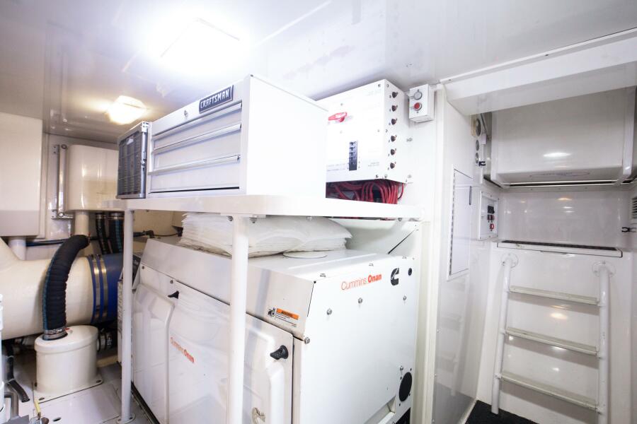 64' 2009 Viking 64 Enclosed Bridge w/ Tower