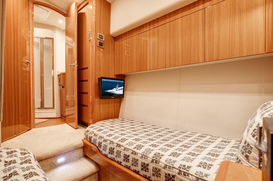 64' 2009 Viking 64 Enclosed Bridge w/ Tower