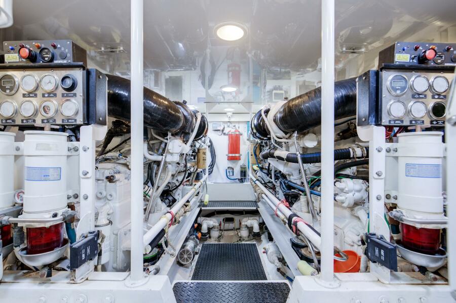 64' 2009 Viking 64 Enclosed Bridge w/ Tower