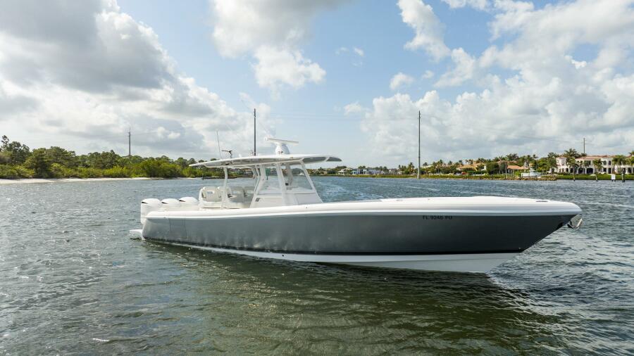 37' 2015 Intrepid 375 CC