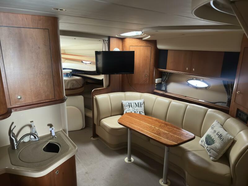 36' 2000 Cruisers Yachts 3672 Express