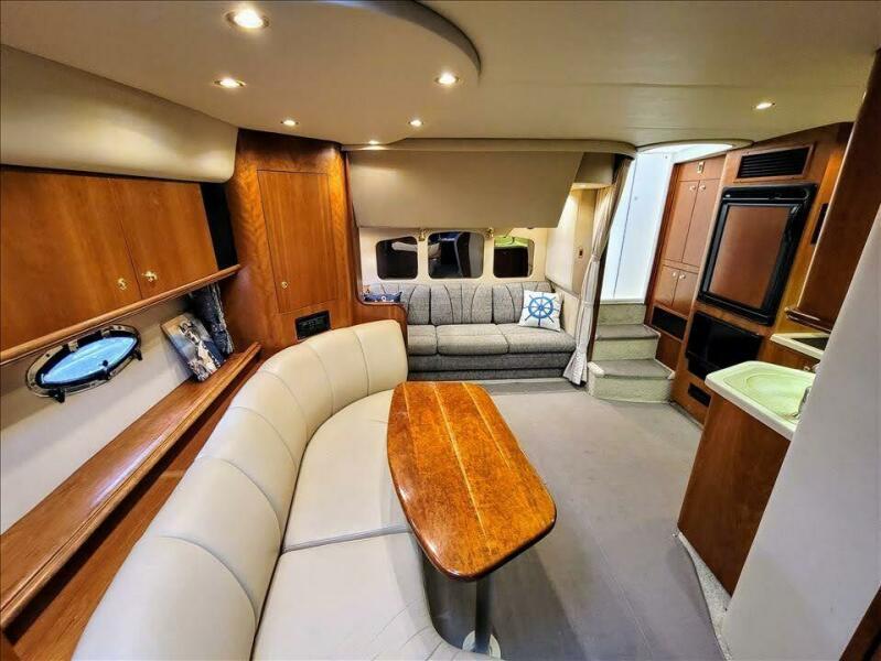 36' 2000 Cruisers Yachts 3672 Express