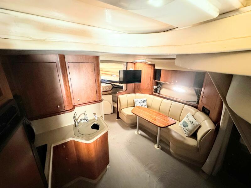 36' 2000 Cruisers Yachts 3672 Express