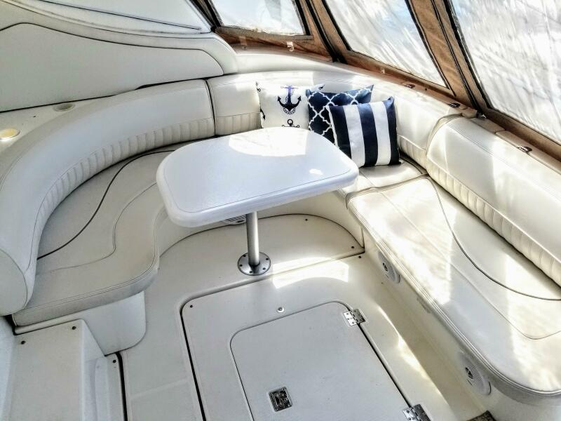 36' 2000 Cruisers Yachts 3672 Express