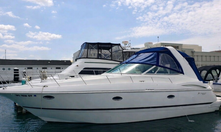 36' 2000 Cruisers Yachts 3672 Express
