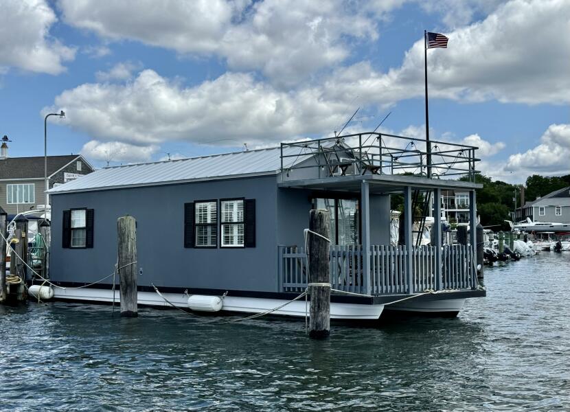 42' 2009 Catamaran Cruisers Aqua Lodge
