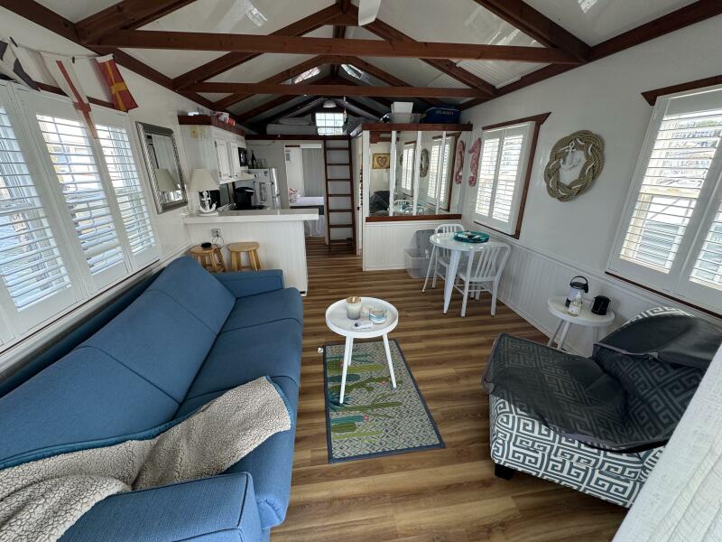 42' 2009 Catamaran Cruisers Aqua Lodge