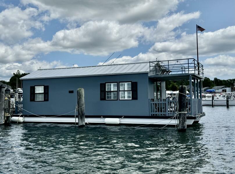 42' 2009 Catamaran Cruisers Aqua Lodge