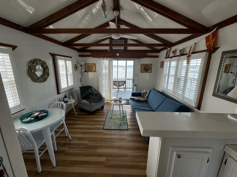 42' 2009 Catamaran Cruisers Aqua Lodge