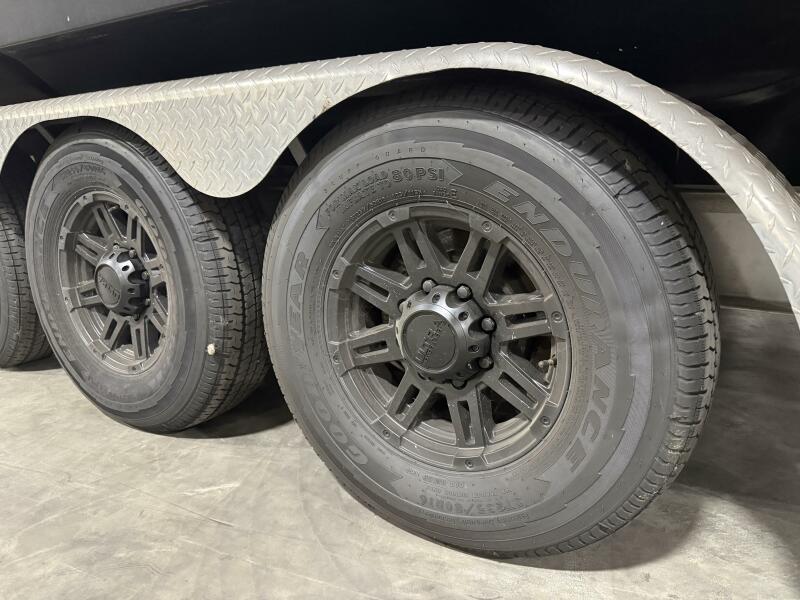 37' 2005 Formula Super Sport