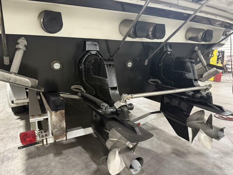 37' 2005 Formula Super Sport