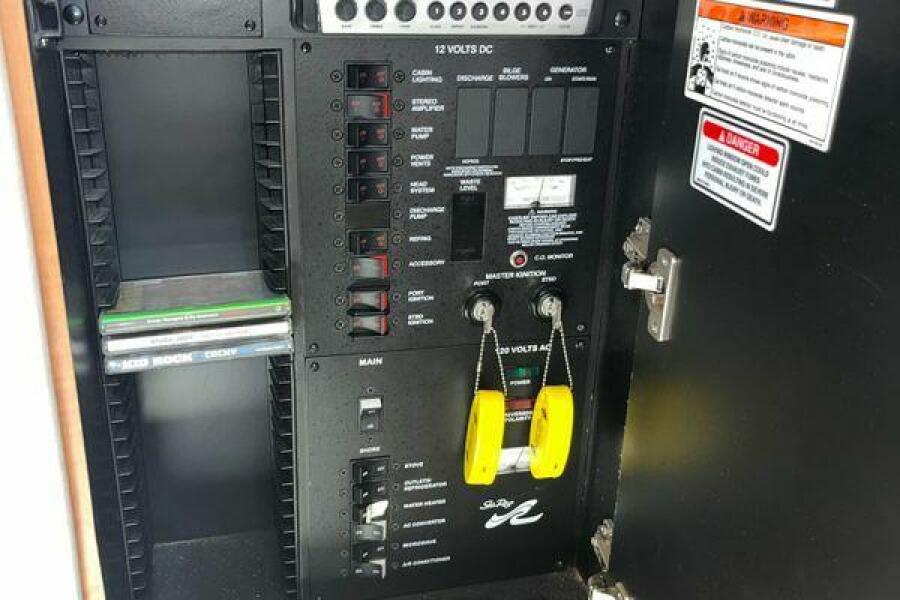 30' 2006 Sea Ray Sundancer