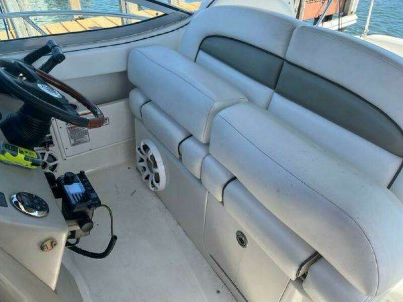 30ft Sea Ray Yacht For Sale