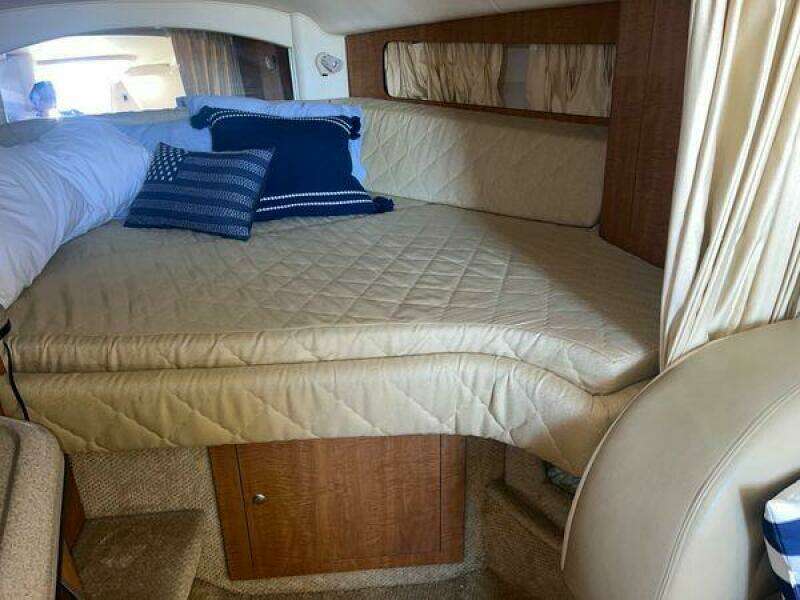 30ft Sea Ray Yacht For Sale