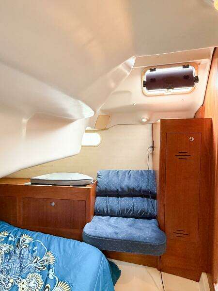 CAROLINA MOON 38ft Hunter Yacht For Sale