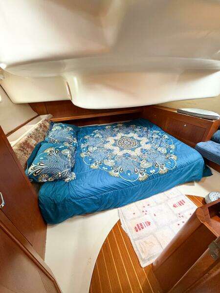 CAROLINA MOON 38ft Hunter Yacht For Sale