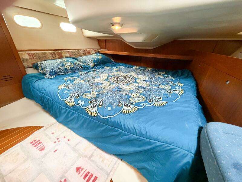 CAROLINA MOON 38ft Hunter Yacht For Sale