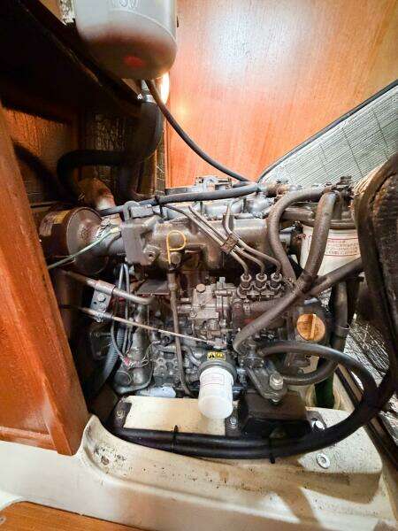 CAROLINA MOON 38ft Hunter Yacht For Sale