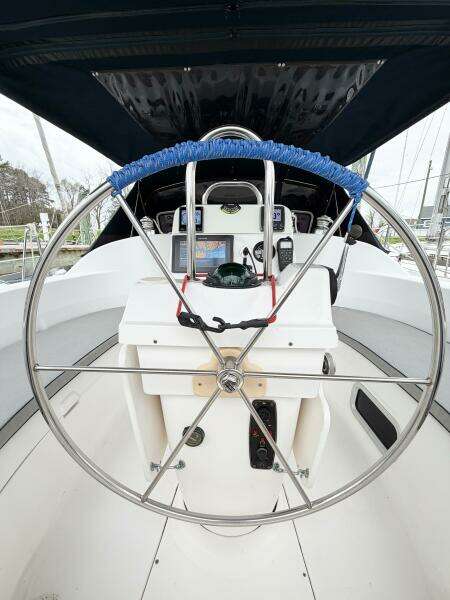 CAROLINA MOON 38ft Hunter Yacht For Sale