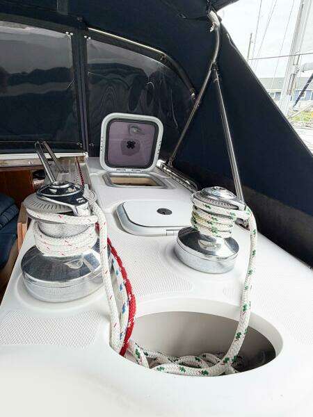 CAROLINA MOON 38ft Hunter Yacht For Sale