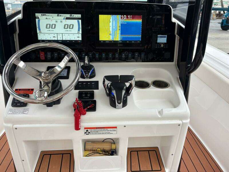 27ft Sea Hunt Yacht For Sale