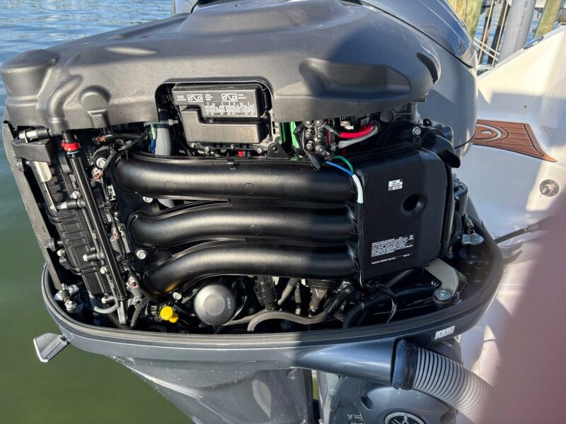 27' 2022 Sea Hunt Ultra 275 SE